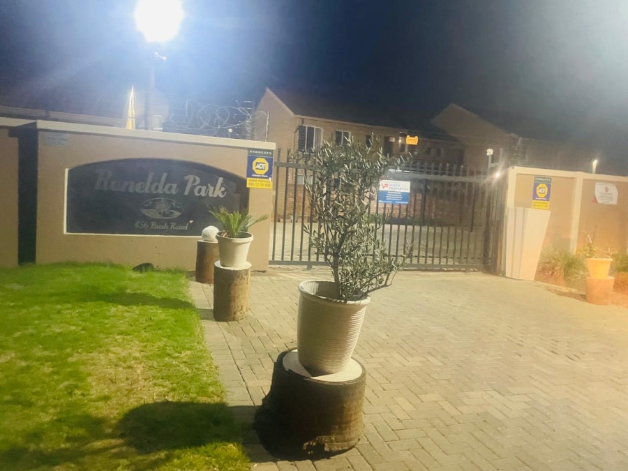 2 Bedroom Property for Sale in Willow Park Manor Gauteng