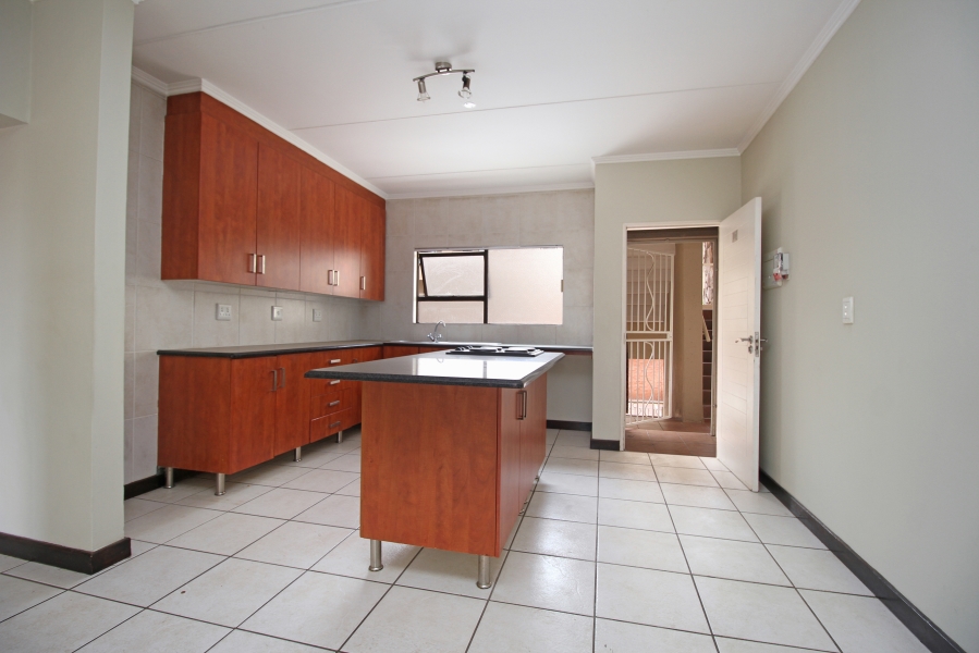 2 Bedroom Property for Sale in Sunninghill Gauteng