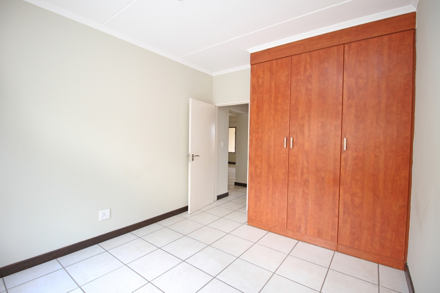 2 Bedroom Property for Sale in Sunninghill Gauteng