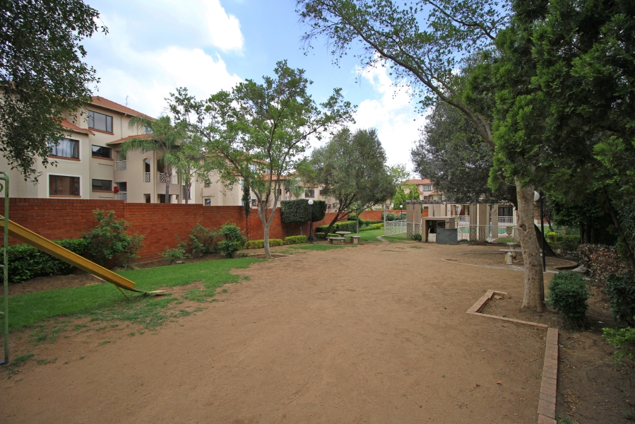 2 Bedroom Property for Sale in Sunninghill Gauteng