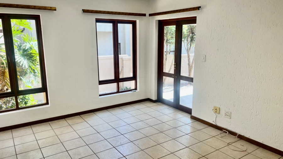 To Let 2 Bedroom Property for Rent in Broadacres Gauteng