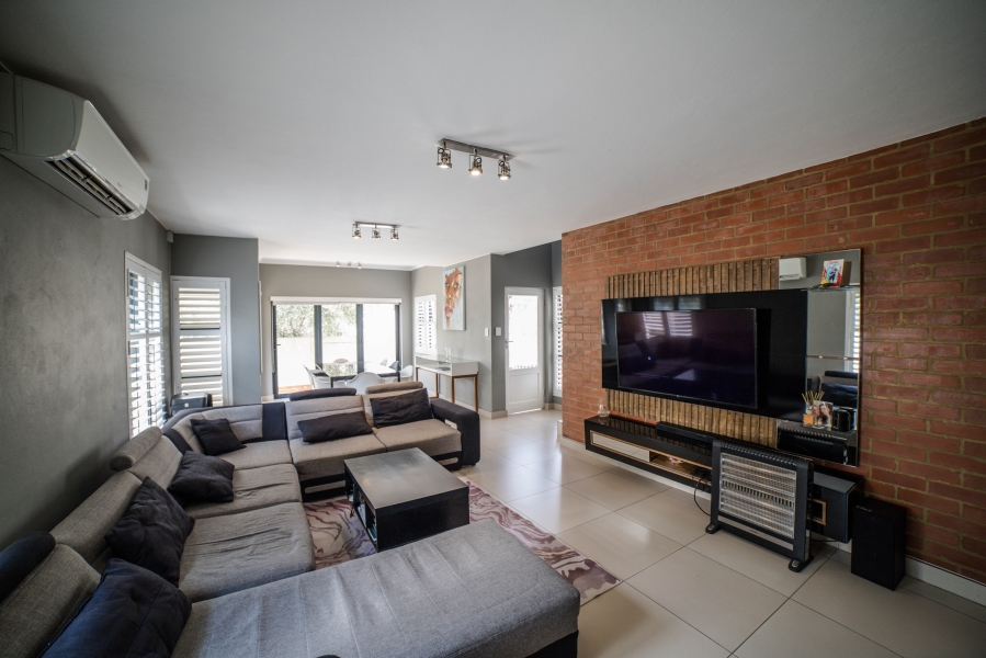 To Let 3 Bedroom Property for Rent in Broadacres Gauteng