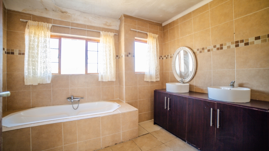 To Let 4 Bedroom Property for Rent in Kyalami Glen Estate Gauteng