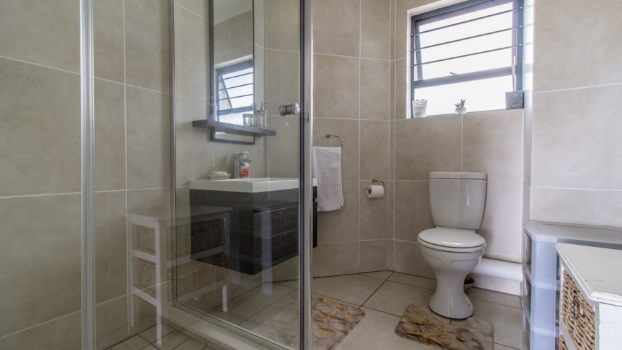 2 Bedroom Property for Sale in Oakdene Gauteng