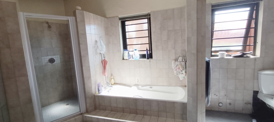 5 Bedroom Property for Sale in Wonderboom Gauteng