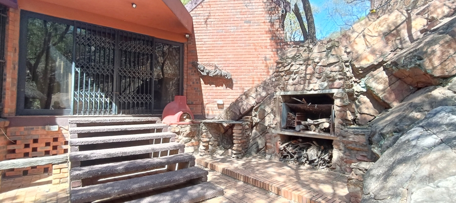 5 Bedroom Property for Sale in Wonderboom Gauteng