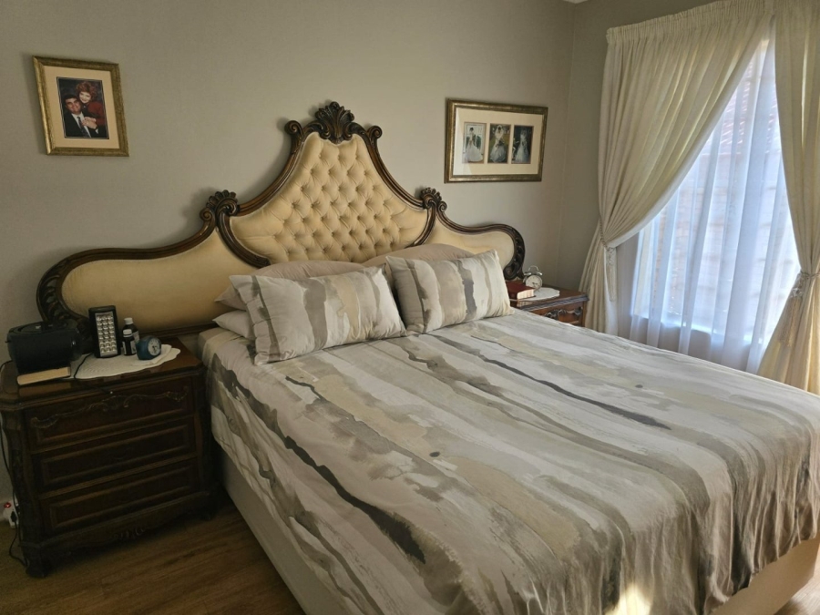 2 Bedroom Property for Sale in Magalieskruin Gauteng