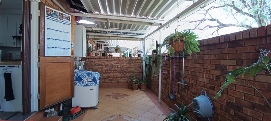 3 Bedroom Property for Sale in New Redruth Gauteng