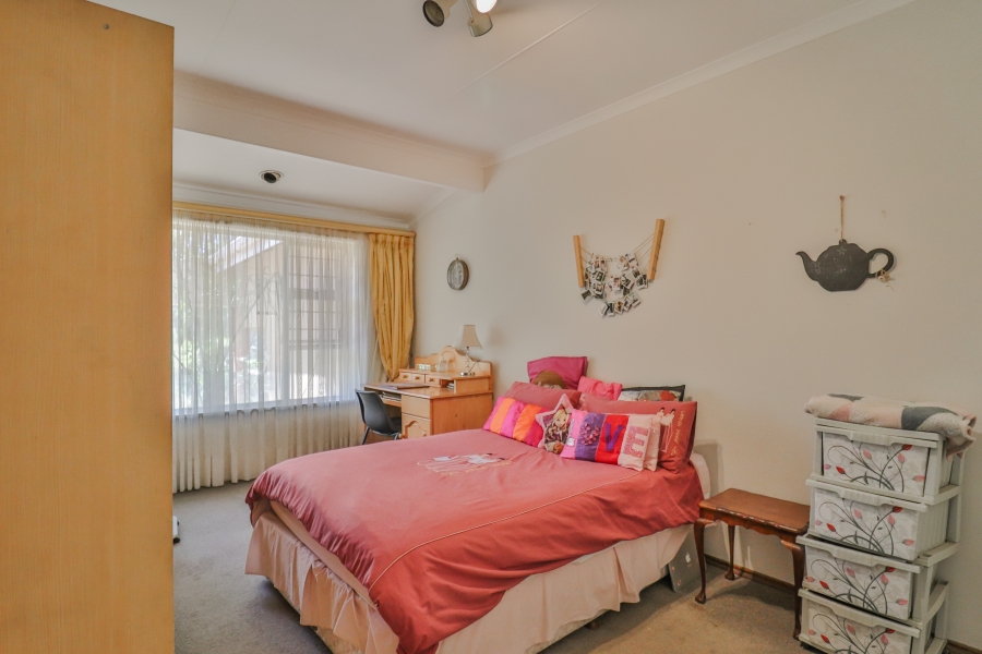 4 Bedroom Property for Sale in Gallo Manor Gauteng