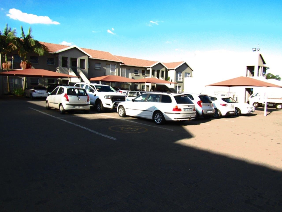 To Let 2 Bedroom Property for Rent in New Redruth Gauteng