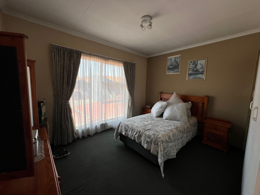 To Let 2 Bedroom Property for Rent in New Redruth Gauteng