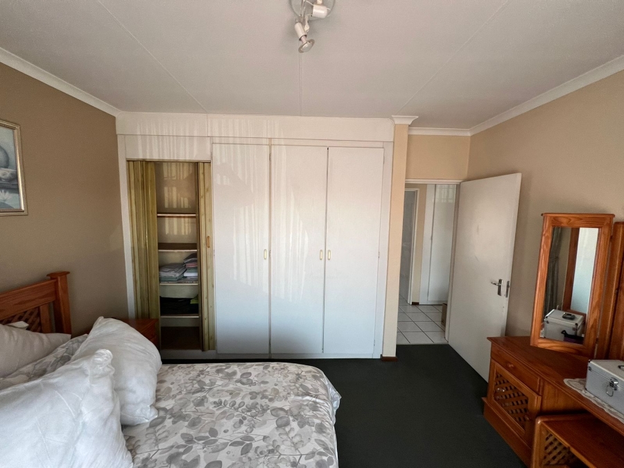 To Let 2 Bedroom Property for Rent in New Redruth Gauteng