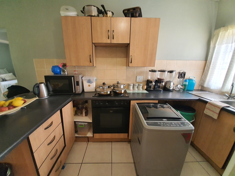 To Let 2 Bedroom Property for Rent in Albemarle Gauteng