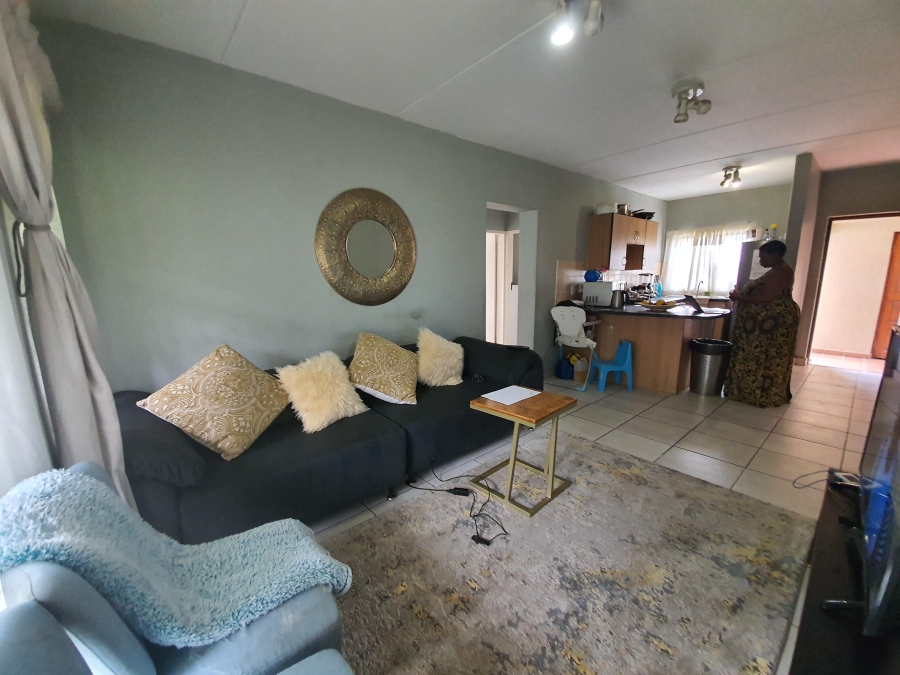 To Let 2 Bedroom Property for Rent in Albemarle Gauteng