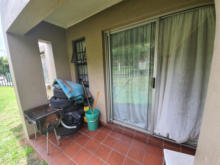 To Let 2 Bedroom Property for Rent in Albemarle Gauteng