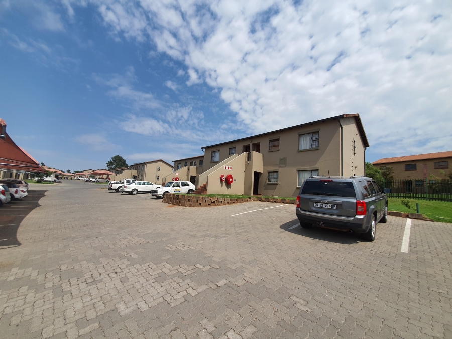 To Let 2 Bedroom Property for Rent in Albemarle Gauteng