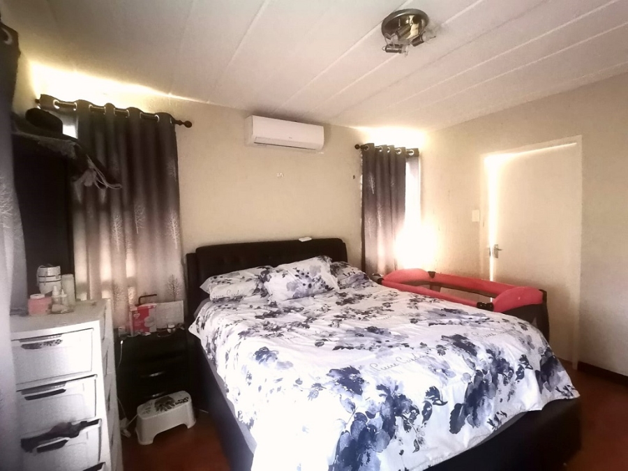 3 Bedroom Property for Sale in Oakdene Gauteng