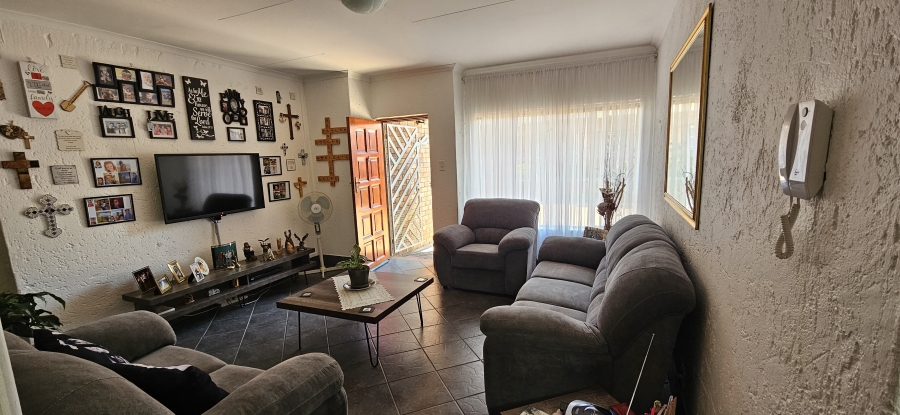 3 Bedroom Property for Sale in New Redruth Gauteng