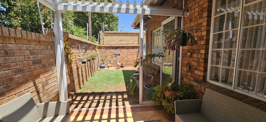 3 Bedroom Property for Sale in New Redruth Gauteng