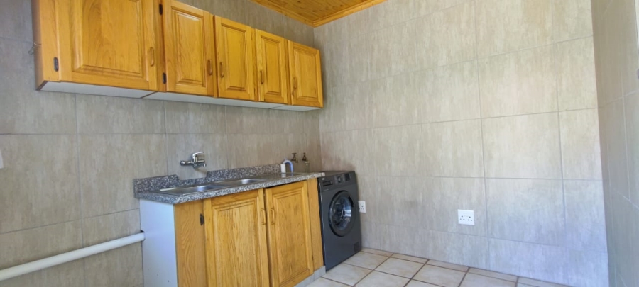 To Let 3 Bedroom Property for Rent in Rooihuiskraal Gauteng