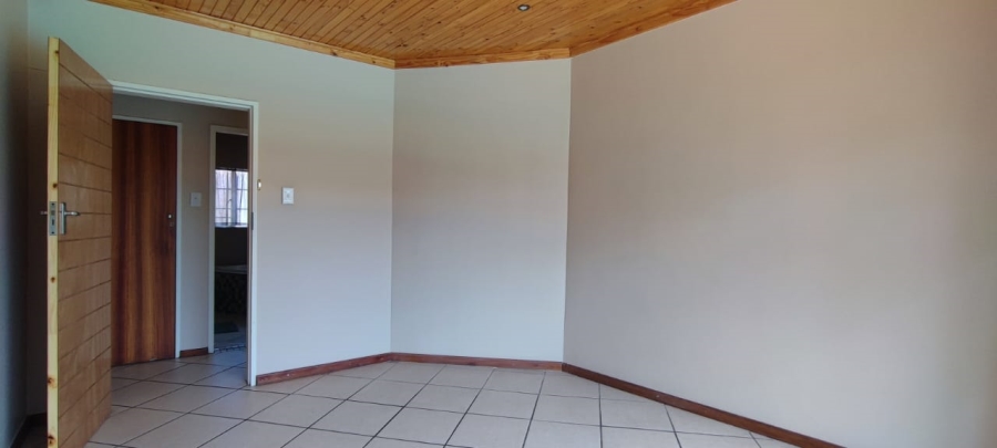 To Let 3 Bedroom Property for Rent in Rooihuiskraal Gauteng