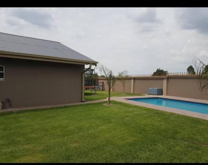 To Let 3 Bedroom Property for Rent in Theoville Gauteng