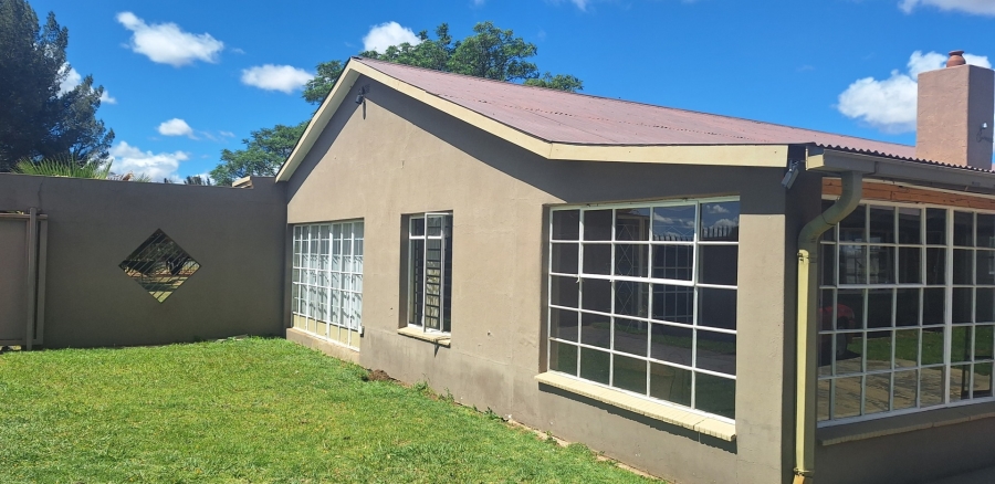 To Let 3 Bedroom Property for Rent in Theoville Gauteng