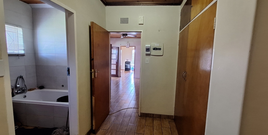 To Let 3 Bedroom Property for Rent in Theoville Gauteng