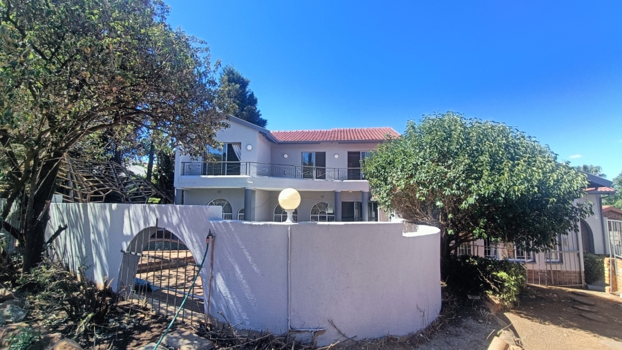 5 Bedroom Property for Sale in Mulbarton Gauteng