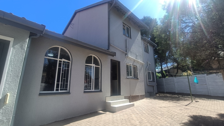 5 Bedroom Property for Sale in Mulbarton Gauteng