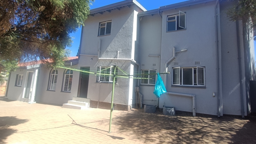 5 Bedroom Property for Sale in Mulbarton Gauteng