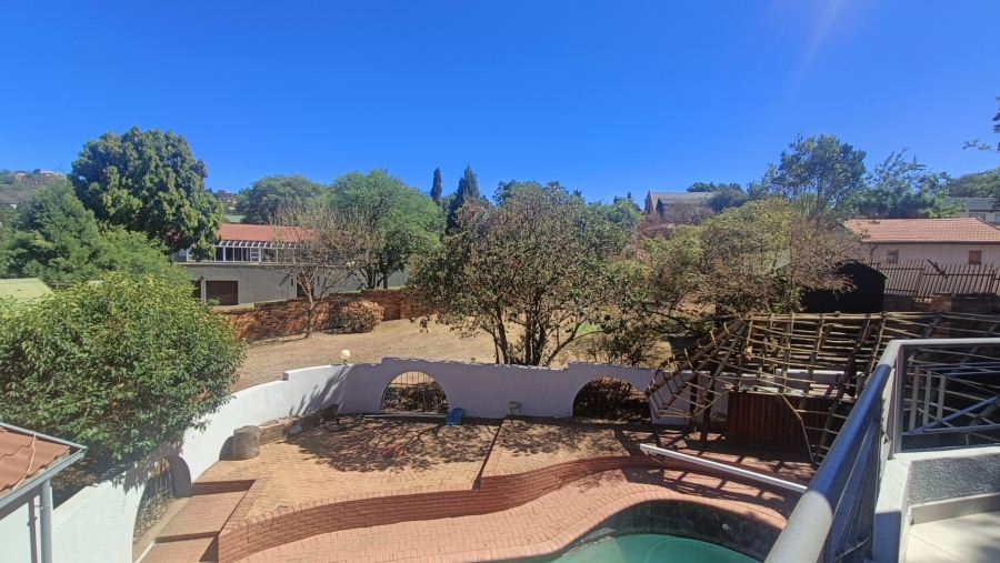 5 Bedroom Property for Sale in Mulbarton Gauteng