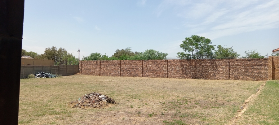 0 Bedroom Property for Sale in Lodeyko Gauteng