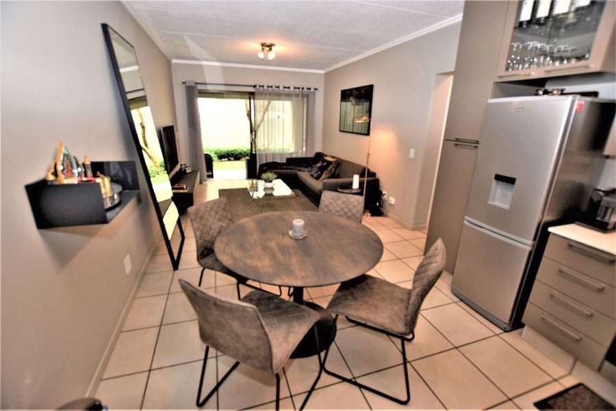 1 Bedroom Property for Sale in Bryanston Gauteng