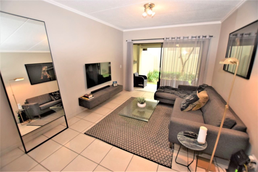 1 Bedroom Property for Sale in Bryanston Gauteng