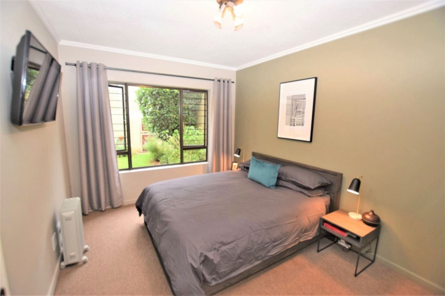 1 Bedroom Property for Sale in Bryanston Gauteng