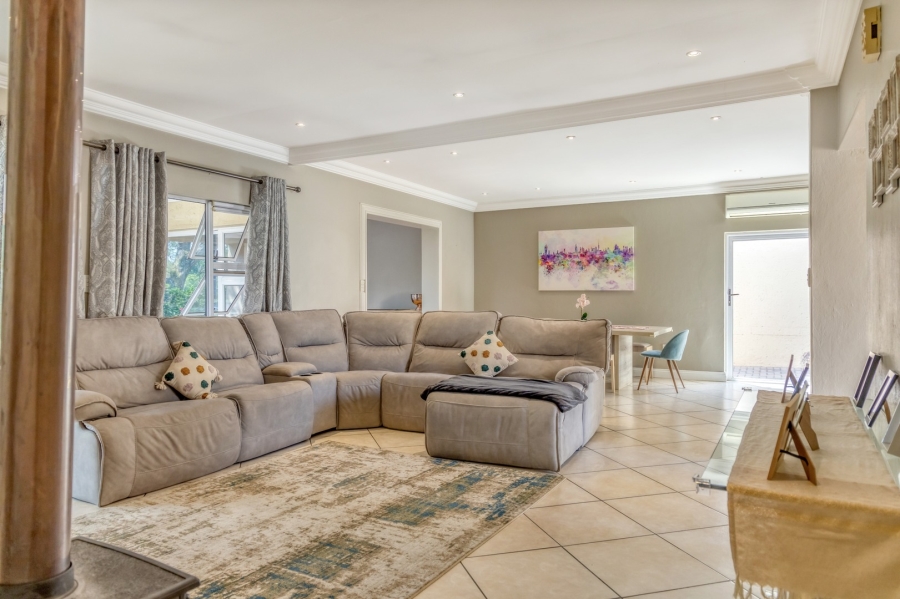 4 Bedroom Property for Sale in Cedar Lakes Gauteng