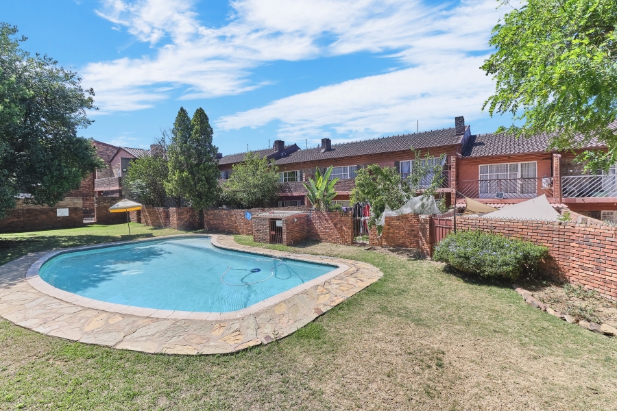 2 Bedroom Property for Sale in Windsor East Gauteng