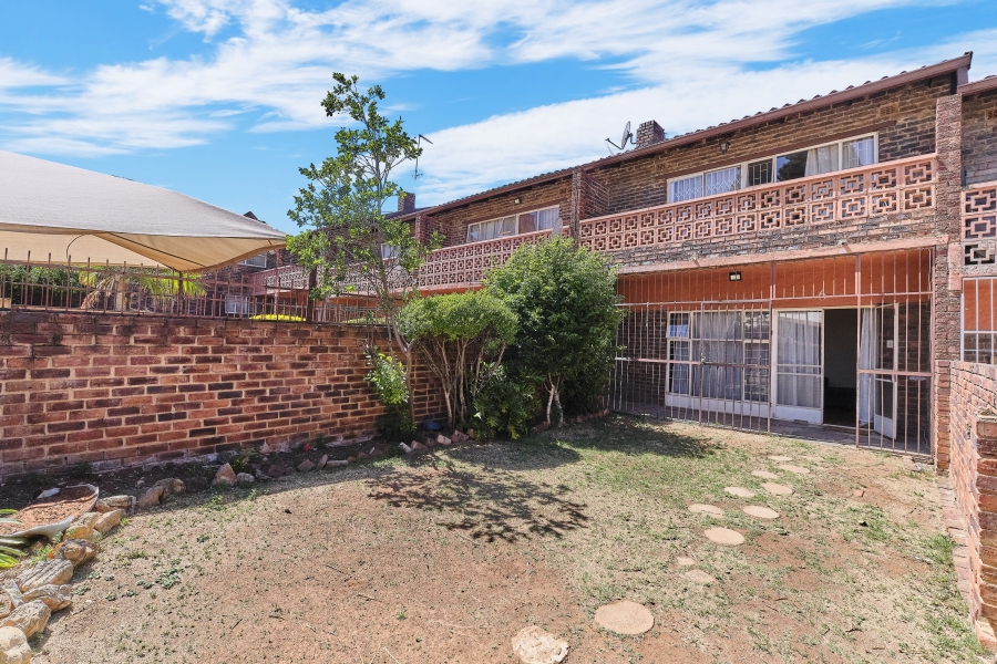 2 Bedroom Property for Sale in Windsor East Gauteng