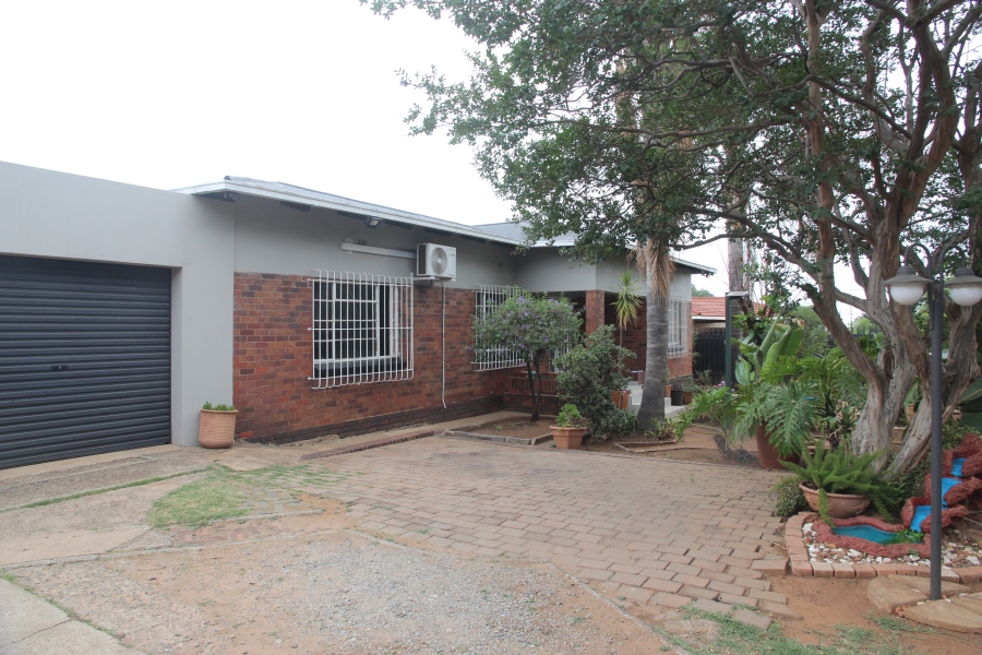 4 Bedroom Property for Sale in Primrose Gauteng