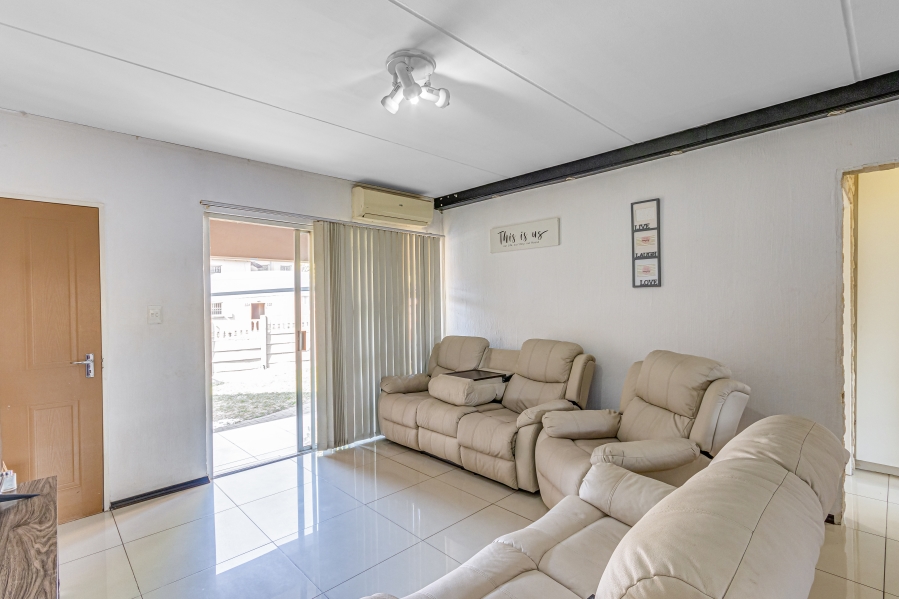 2 Bedroom Property for Sale in Vorna Valley Gauteng