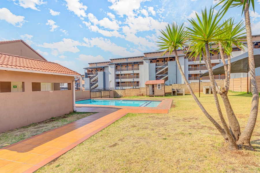 2 Bedroom Property for Sale in Vorna Valley Gauteng