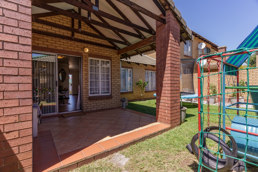 2 Bedroom Property for Sale in Moreleta Park Gauteng