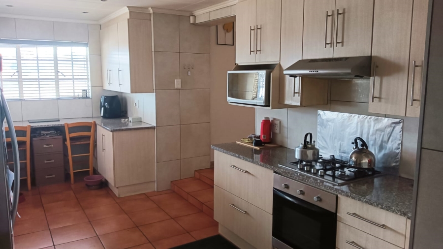 To Let 3 Bedroom Property for Rent in Edleen Gauteng