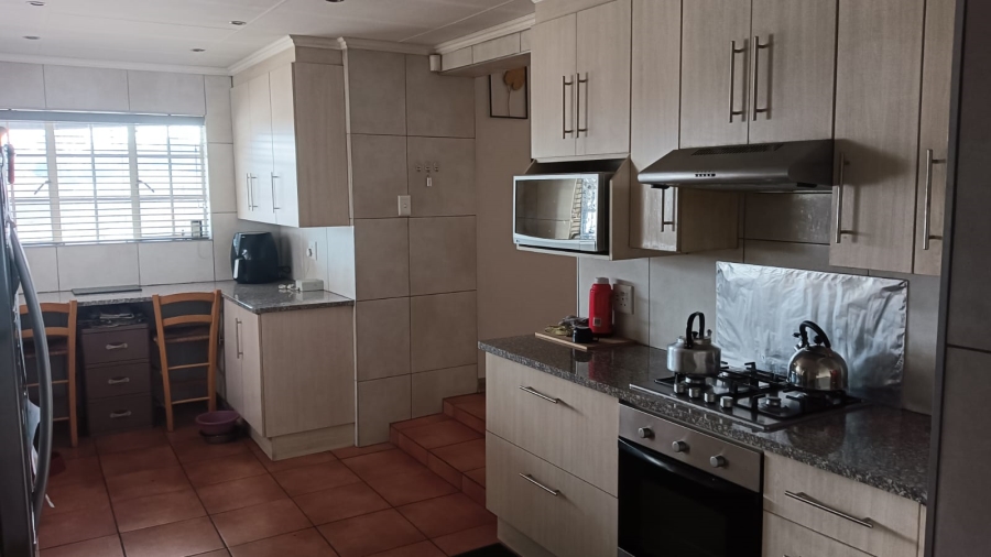 To Let 3 Bedroom Property for Rent in Edleen Gauteng