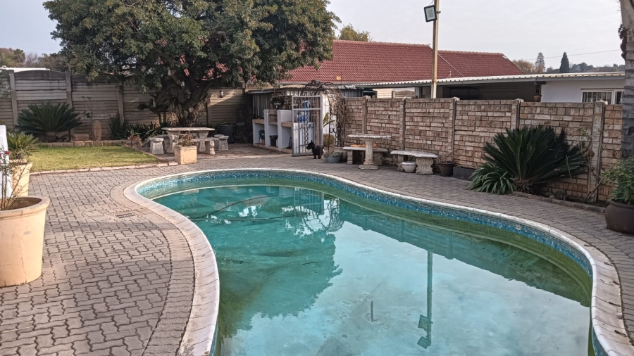 To Let 3 Bedroom Property for Rent in Edleen Gauteng