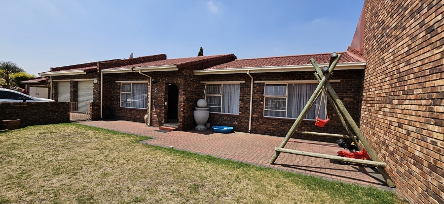 3 Bedroom Property for Sale in Three Rivers Gauteng