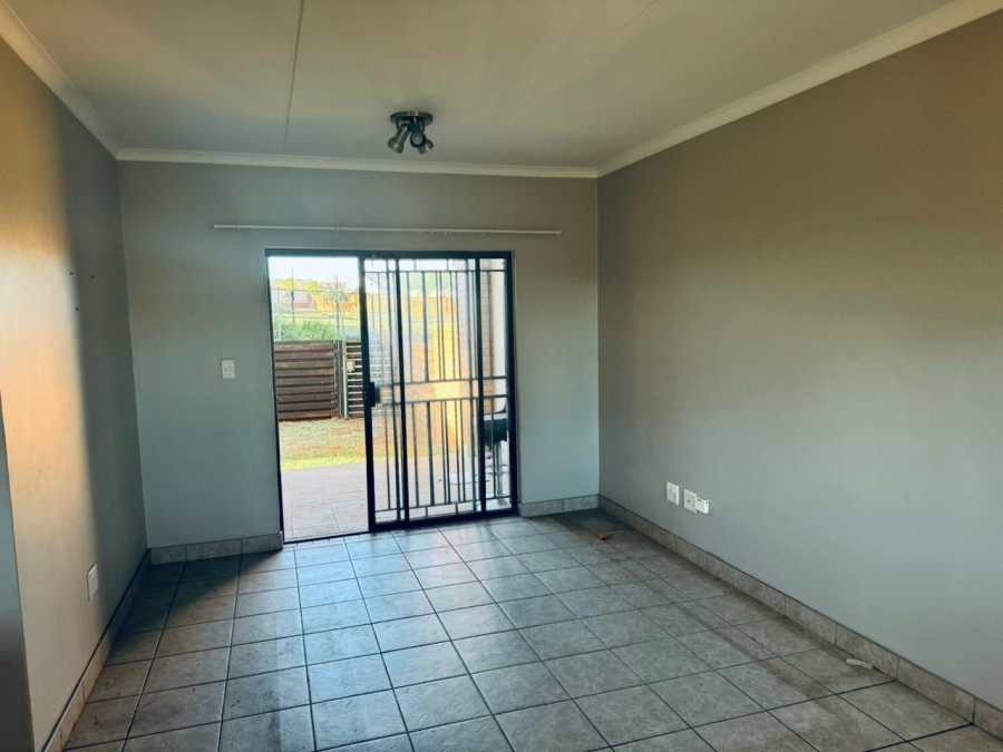 To Let 2 Bedroom Property for Rent in Noordwyk Gauteng