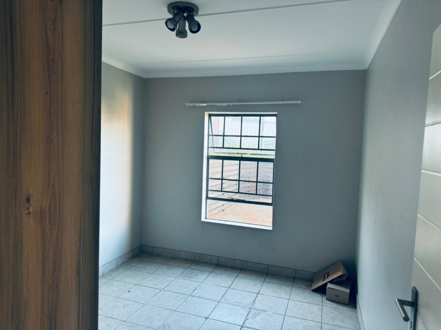 To Let 2 Bedroom Property for Rent in Noordwyk Gauteng