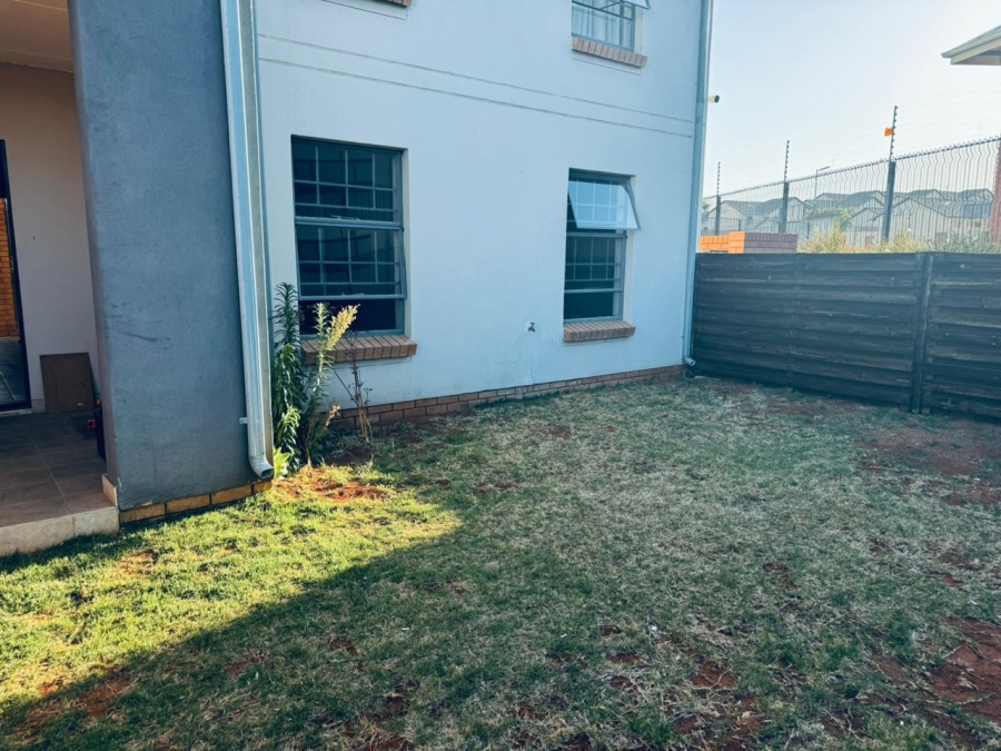 To Let 2 Bedroom Property for Rent in Noordwyk Gauteng